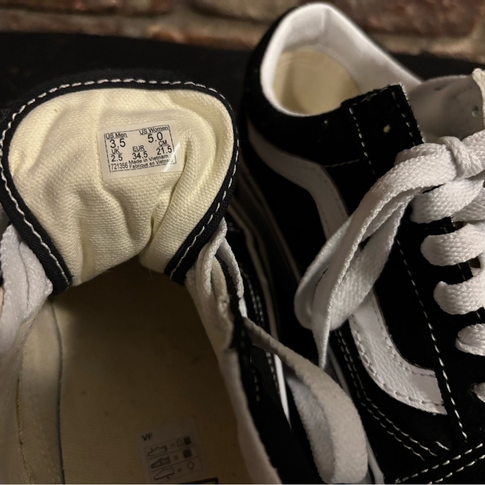 Vans- Black and White Sneakers